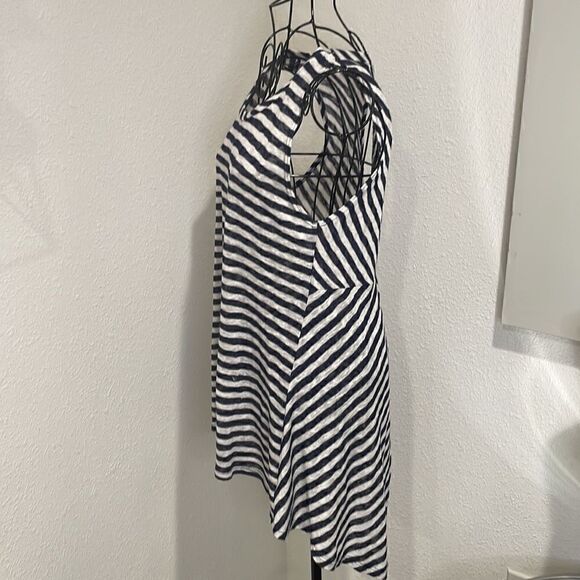 Coin 1804 yes, navy and white striped tank open/split back size M - Picture 4 of 8